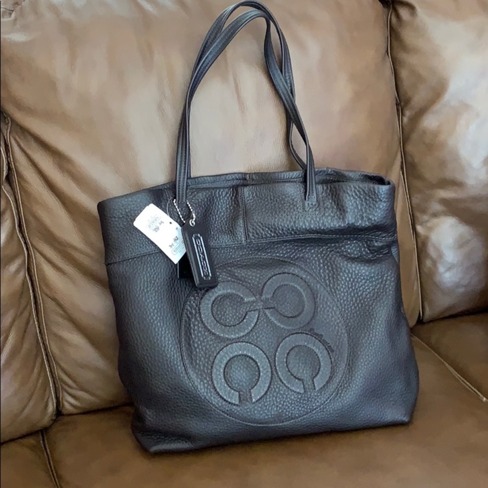 Beautiful Coach leather tote